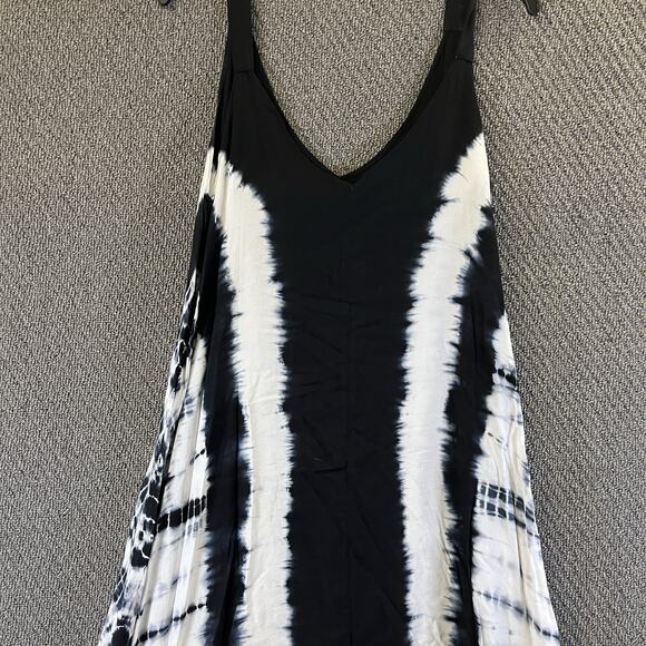 Orageous Dresses & Skirts - Orageous Black and grey tie-dye maxi dress with asymmetrical handkerchief hem Sm